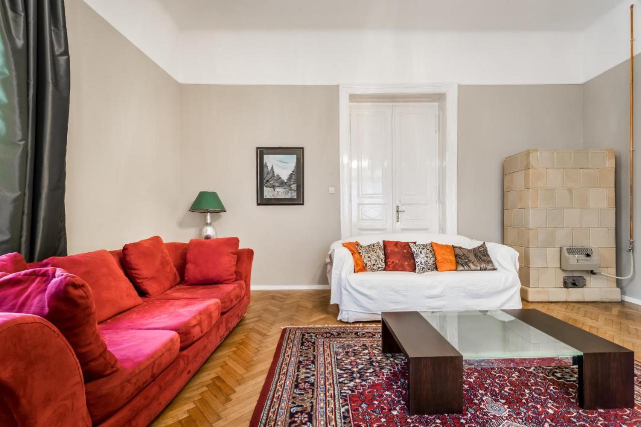 Berta - 4 Bedrooms, 3 Baths Apartament